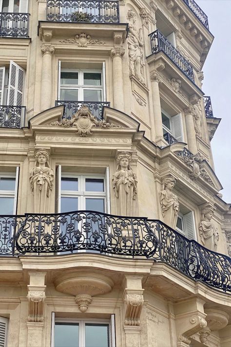 paris building details French Architecture Exterior, Paris Architecture Aesthetic, Paris House Exterior, Paris Buildings Aesthetic, French Architecture Aesthetic, Parisian Apartment Exterior, Paris Exterior, Paris Mansion, Buildings In Paris