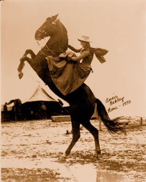 Vintage Western Pinup, Western Sidesaddle, Horses Dancing, Horse With Saddle, Annie Oakley, High Horse, Side Saddle, Old Portraits, Ginger Rogers