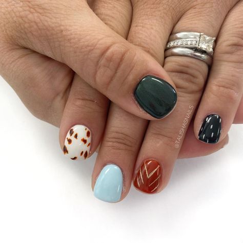 Gel Western Nails, Color Block Nails Simple, Pig Nails Design, Halloween Fall Nails Ideas, Longhorn Nails, Western Nails Country, Call Nails, Western Fall Nails, Fall Western Nails