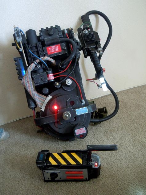 GHOSTBUSTERS PROTON PACK AND GHOST TRAP by ritter99 on DeviantArt Ghostbusters Crafts, Ghostbuster Cosplay, Ghostbusters Diy, Ghostbusters Props, Ghostbusters Cosplay, Ghostbusters Car, Ghostbusters Halloween, Slimer Ghostbusters, Ghostbusters Proton Pack