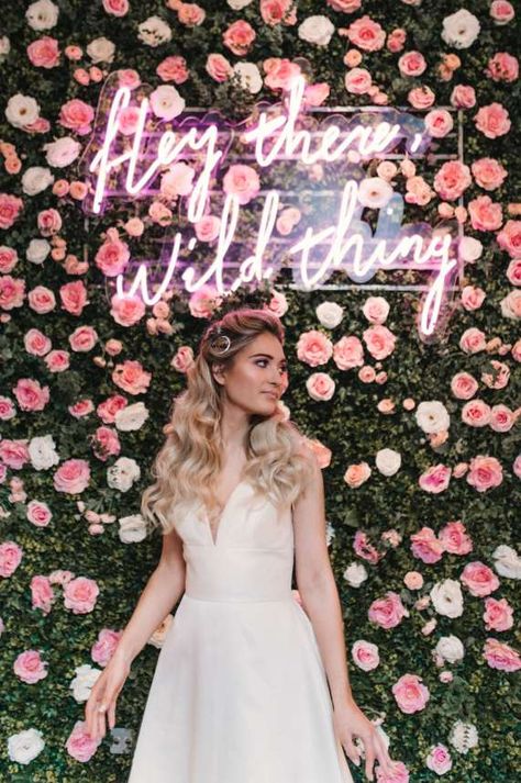 White and pink rose flower wall with neon sign. Images by Natalie Pluck #styledshoot #weddingsign #neonsigns weddingreception #receptiondecor #weddingdecor #weddinglighting #weddingreceptionideas #receptionideas Backdrop Bedroom, Selfie Wall, White And Pink Roses, Grass Wall, Light Backdrop, Flower Wall Backdrop, Pink Rose Flower, Neon Wedding, Pink Vibes