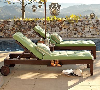 pottery barn This could be made from old or new wood and this is a tutorial how to make these outdoor Chaise Lounge yourself. Moderne Pools, Pool Lounger, Outdoor Chaise Lounge Chair, Chaise Lounge Chairs, Backyard Furniture, Diy Pool, Casa Exterior, Patio And Garden, Outdoor Chaise