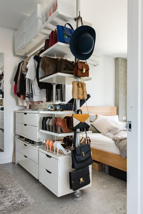 Open Closet Storage, Smart Couple, Couple Apartment, Open Wardrobe, Apartment Decorating On A Budget, Purse Storage, Open Closet, Budget Bedroom, Apartment Budget