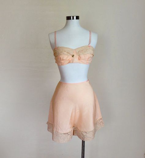 Vintage Bras, 1920s Women, Tap Shorts, 1930s Style, 30s Fashion, Lingerie Inspiration, Pink Bralette, Small Clothes, Pink Lingerie