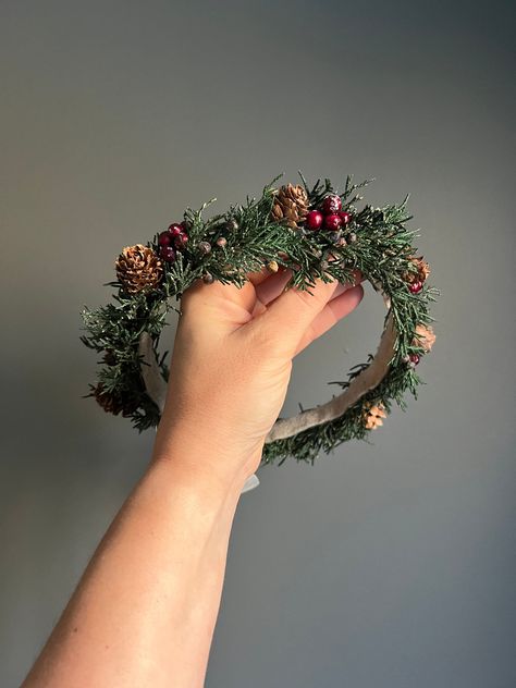 Yule Crown, Greenery Crown, Christmas Headdress, Mini Pinecones, Christmas Wedding Flowers, Christmas Headpiece, Christmas Crown, Newborn Crown, Crown Halo