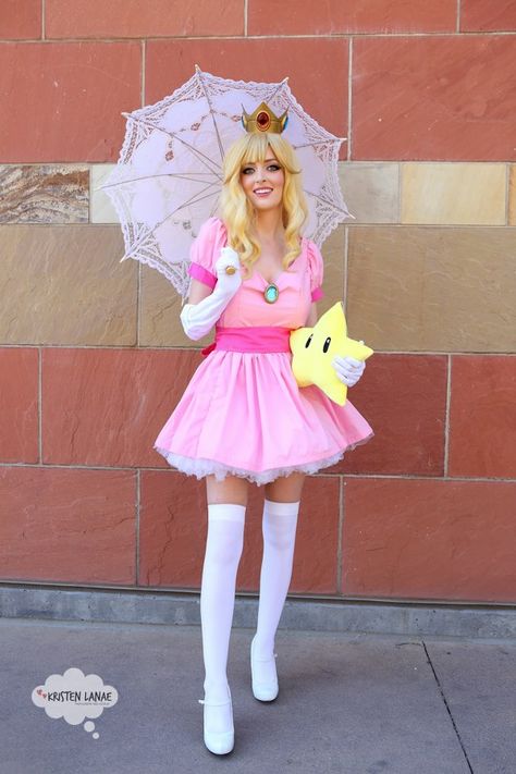 Kristen Lanae - Princess Peach Cosplay - Super Mario Bros.                                                                                                                                                                                 More Princesa Peach Cosplay, Princess Peach Costume Diy, Princess Peach Halloween Costume, Princess Peach Halloween, Nintendo Cosplay, Peach Mario Bros, Princess Peach Cosplay, Princess Peach Costume, Peach Cosplay