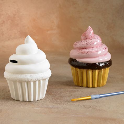 Cupcake Banks - Perfect for Birthday Parties - Paint your own Pottery keeps the kids busy for an hour+ Ceramic Bank Ideas, Party Arts And Crafts, Cupcake Ceramic, Fun Birthday Party Ideas, Painting Studios, Cupcake Jewelry, Clay Cafe, Cupcake Painting, Clay Decor