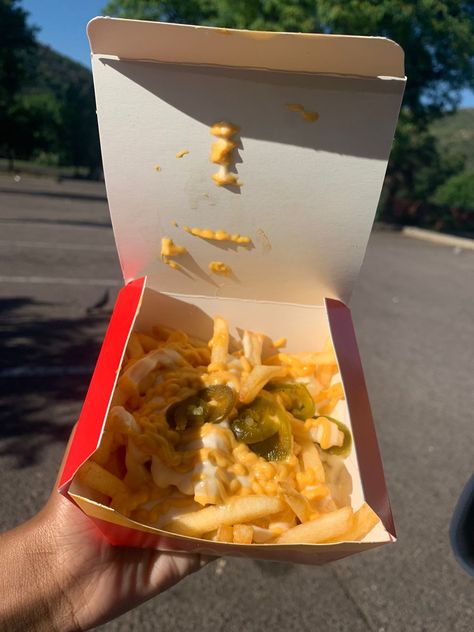 McD Chilli Cheese fries slap. Chilli Cheese Fries, Starbucks Merchandise, Chili Fries, Fake Pics, Chili Cheese Fries, Chili Cheese, Cheese Fries, Food Goals, Snap Food