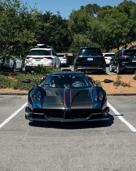 Pagani Huayra Bc, Luxury Appliances, Pagani Huayra, Cars 2, Art Cars, Fast Cars, Super Cars, Sports Cars, Dream Cars