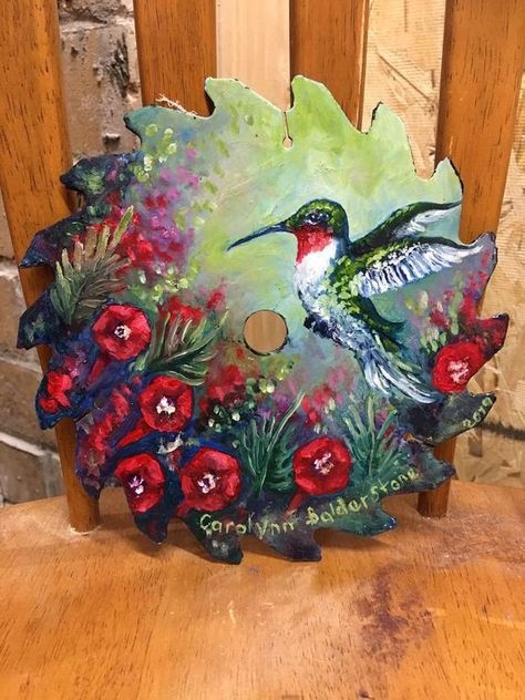 Hand Saw Art Ideas, Halloween Yard Art, Hand Saws, Wood Slice Art, Circular Saw Blades, Hand Painted Stones, Humming Bird, Bird Art Print, Tole Painting