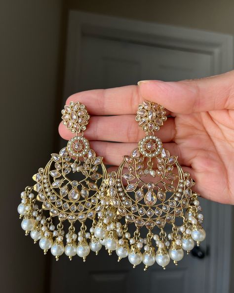 Calgary, Alberta 🇨🇦 In person and video call appointments available • To place an order DM/text or WhatsApp us with a picture of the piece >> 📱 • we offer a wide variety of Indian jewelry and we also provide wedding accessories for rent Jago, Mayian fatti, Mayiaan chunni etc •Canada 🇨🇦, USA 🇺🇸 shipping available! Free shipping on $150+ #yyc #elegantbydeep #calgary #bridaljewellery #bridalrental #yycrentals #calgaryinfluencer #vancouverphotography #yycphotography #calgarybusinesswomen #l... Indian Jewelry Aesthetic, Traditional Earrings Indian Jewelry, Wedding Jewelry Indian, Desi Jewelry, Indian Wedding Jewelry Sets, Artificial Jewelry, Indian Accessories, Indian Jewelry Earrings, Fancy Jewellery Designs