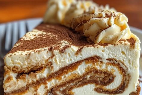 Fall Cheesecake Recipes, Fall Cheesecake, Roll Cheesecake, Cinnamon Cheesecake, Cinnamon Roll Cheesecake, Homemade Cheesecake, Classic Cheesecake, Easy Cheesecake Recipes, Cracker Crust