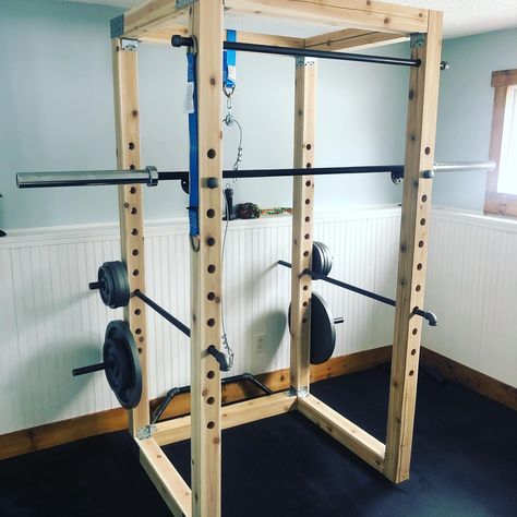 Homemade Squat Rack, Diy Gym Rack, Diy Squat Rack Wood, Diy Workout Equipment, Diy Fitness Equipment, Squat Rack Diy, Diy Squat Rack, Diy Power Rack, Homemade Gym Equipment