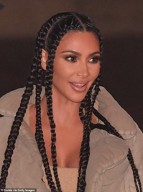 Jovial: Kim appeared to be in jovial spirits as she arrived at the venue ahead of the presentation Kim Kardashian Style Casual, Kim Kardashian Meme, Kim Kardashian Nails, Kim Kardashian Blonde, Kim Kardashian Braids, Kardashian Braids, Kimberly Kardashian, Kim Kardashian Before, Kim Kardashian Wedding