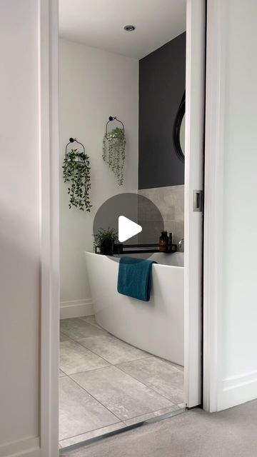 Jacky on Instagram: "Reno wins countdown - number 4  How can you maximise floor and wall space in a small room?  When we were planning our master bedroom en suite we wanted to fit in a large walk in shower and a bath. But…a standard door was getting in the way and taking out a chunk of usable space.  Solution?  A sliding pocket door.  We fitted an integral metal cage inside the stud wall at the building stage. The plasterboard is fitted directly onto this. You can use any standard door and fit into the metal cage with the fixing kit provided. We made some modifications and didn’t use all of the door jam kit as it accentuated that the wall and door frame was slightly out of plumb (not fitted by us! 🙄), and I actually prefer how it looks without it anyway.   It also has a soft close mechani Sliding Bathroom Door Ideas, Bathroom Sliding Door Ideas, Bedroom En Suite, Sliding Door Bathroom, Bathroom Sliding Door, Bathroom Door Ideas, Sliding Bathroom Door, Sliding Pocket Door, Cavity Sliding Doors