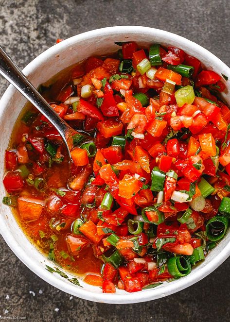 Tomato and Bell Pepper Salsa Recipe - #salsa #recipe #eatwell101 - This fresh salsa recipe makes a beautiful appetizer or side dish for a light meal or dinner! - #recipe by #eatwell101® Salsa With Peppers, Salsa With Bell Peppers, Eatwell 101 Recipes, Dips To Eat With Bell Peppers, Bell Pepper Salsa Recipe, Garden Salsa Peppers, Pepper Salsa Recipe, Bell Pepper Salsa, Roasted Pepper Salsa