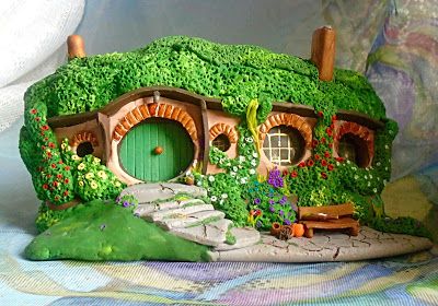 Bag End Hobbiton, Casa Do Hobbit, Fantasy Crafts, Hobbit Houses, Bag End, Casa Hobbit, Clay Fairy House, Channel Ideas, Something To Make