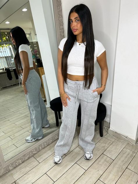 Jogging Célia [gris] Poste Insta, Outfit Jogging, Outfit Sport, Jogging Outfit, Zara Drip, Slay Outfits, Basket Sport, Outfit Zara, Mode Zara