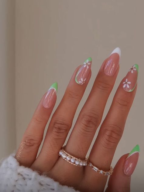 August Nails Designs, August Nails, Retro Nails, Spring Acrylic Nails, Happy Nails, Simple Gel Nails, Summery Nails, Her Nails, Oval Nails