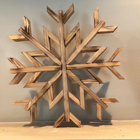 Wooden Snowflake Wall Hanger, Wood Snowflake Trees, Snowflake Retail Gifts, Wooden Clothespin Snowflakes, Christmas Wood Star, Wooden Snowflake Wreath, Snowflake Crafts For Adults, Diy Wood Snowflakes, Wooden Snowflakes Diy