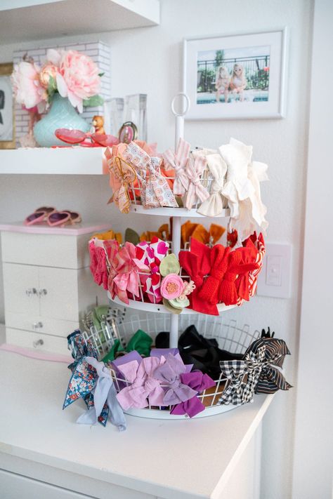 Four Hair Bow Storage and Organization Ideas - Hairbow Organizer Ideas, Girls Hair Accessories Organization, Hair Accessories Organization For Kids, Bow Storage Nursery, Bow Organizer Ideas, Nursery Bow Organization, Baby Bow Storage, Kids Hair Accessories Organizer, Baby Bow Organization