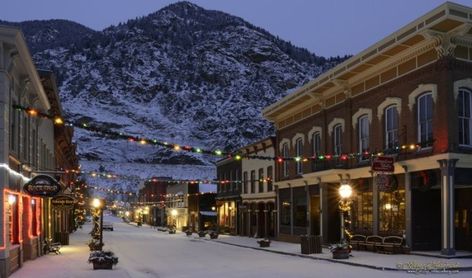 Here Are The Top 12 Christmas Towns In Colorado. They're Magical. Natal, Colorado Aesthetic, Colorado Christmas, Colorado Towns, Colorado Winter, Ski Town, Estes Park Colorado, Breckenridge Colorado, Aspen Colorado