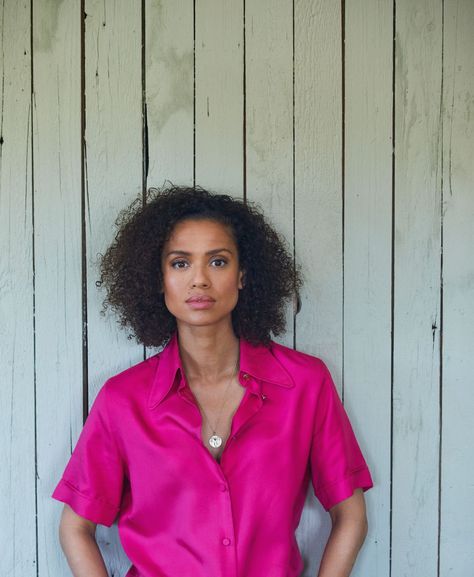 Gugu Mbatha Raw Hair, Gugu Mbatha Raw Style, Curly Hair Celebrities, Mbatha Raw, Beyond The Lights, Gugu Mbatha Raw, Soft Glam Makeup, British American, Soft Glam