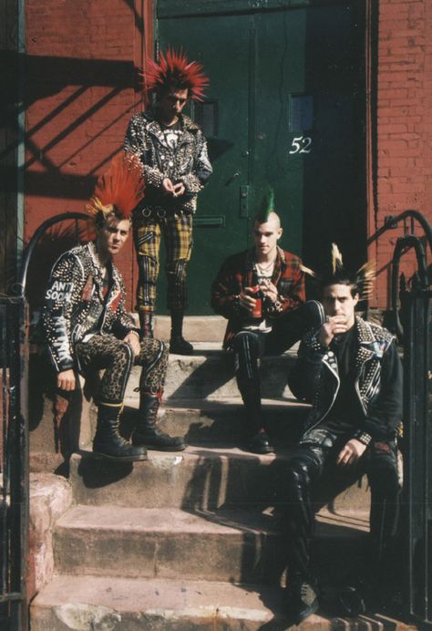 punks. Punk Guy, Punk Guys, Punk Subculture, Punk Love, 70s Punk, Piskel Art, 80s Punk, Punk Culture, Crust Punk