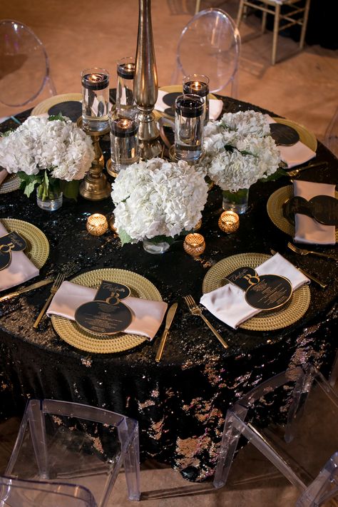 Black Party Ideas, 70s Dinner Party, Masquerade Ball Party, 60th Birthday Decorations, 60th Bday, Event Planning Ideas, Gold Backdrop, Ball Party, Event Planning Business