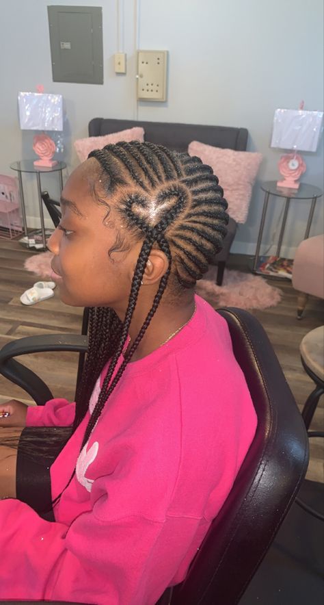 Lemonade braids with a heart Braids With Heart, Braids Heart, Braids Side, Side Cornrows, Black Kids Braids Hairstyles, Side Braids, Lemonade Braids Hairstyles, Weave Hairstyles Braided, Lemonade Braids