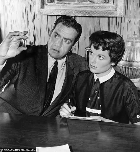 Perry Mason actress Barbara Hale dies at 94 | Daily Mail Online Ted Bessell, Barbara Hale, Vintage Cars 1950s, Raymond Burr, Perry Mason, Elizabeth Montgomery, Tv Icon, Old Tv Shows, Ear Hair