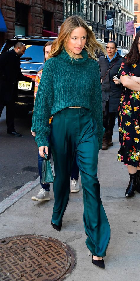 Halston Sage, Teal Outfits, Green Turtleneck Sweater, Monochromatic Fashion, Trouser Outfit, Monochromatic Outfit, Teal Sweater, Monochrome Outfit, Satin Pants