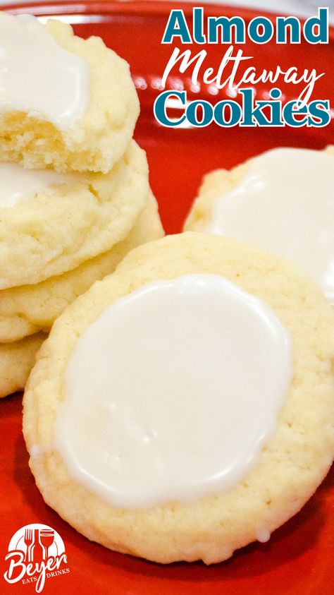 Meltaway Cookies Recipe, Almond Meltaway Cookies, Cookie Recipes Gooey, Flavored Icing, Mom Meals, Picnic Potluck, Meltaway Cookies, Almond Desserts, Almond Sugar Cookies