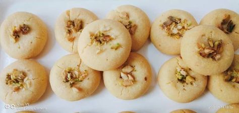 Custard Nankhatai Soft Fudge, Peda Recipe, Condensed Milk Recipes, Diwali Food, Indian Dessert Recipes, Artisan Food, Indian Sweet, Indian Desserts, Indian Sweets