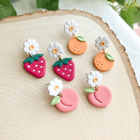 Apple Clay Earrings, Cherry Polymer Clay Earrings, Strawberry Earrings Clay, Fruit Earrings Polymer Clay, Summer Fruit Design Earrings, Jewelry Booth, Diy Earrings Easy, Orange Jewelry, Polymer Clay Flower Jewelry