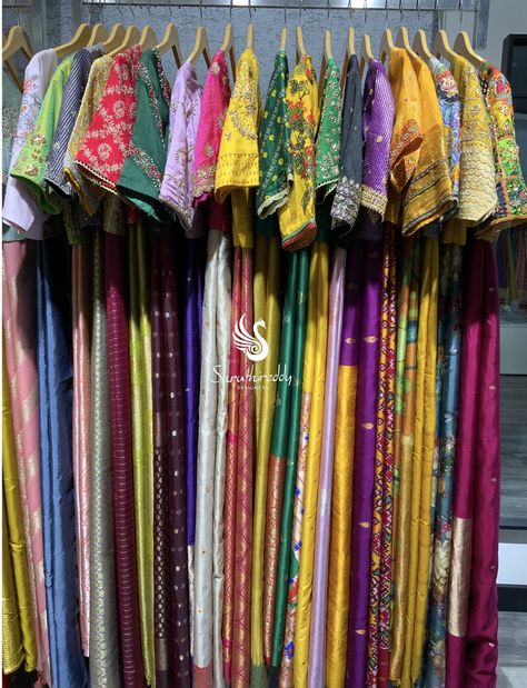 Organisation, Blouse Organization, Saree Cupboard Ideas, Saree Organization Ideas, Saree Wardrobe Organisation, Saree Organization In Closet, Indian Bedroom Design, Baskets Decor, Bedroom Ideas For Small Rooms Diy