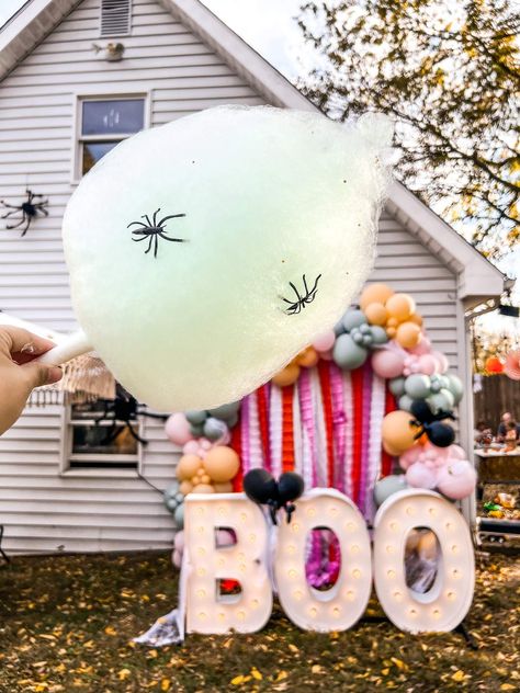 John Woodford's Spooktacular Halloween Carnival  | CatchMyParty.com Halloween Street Party Ideas, Spooky Pool Party, Preppy Halloween Party, Halloween Party Themes Families, Halloween Festival Ideas, Teen Halloween Party Ideas, Spooky Carnival, Summerween Party, Teen Halloween Party