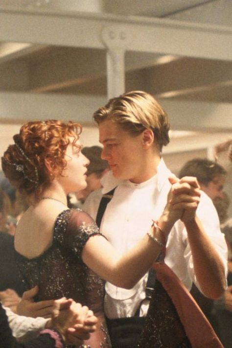 / Leonard Dicaprio, Leo And Kate, Jack Rose, Leonardo Dicaprio 90s, Young Leonardo Dicaprio, Titanic Movie, Wallpaper Disney, Leo Dicaprio, Movie Couples