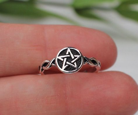 Pentagram Ring, Celtic Star Ring.  This Pentacle Ring is casted with .925 sterling silver and comes in whole sizes from 4 to 12.  I darken the recessed areas of the ring to make the details of the pentagram and twisted edges of the band stand out.  Very comfortable to wear, makes a perfect every day ring.  If your ring is a gift, make it extra special by adding a complimentary, custom printed gift note (see last pictures for examples). 🎁PACKAGING * IS YOUR PENTAGRAM RING A GIFT * Comes in a pretty black satin drawstring pouch * I can attach a handwritten name gift tag or a personalized printed gift note * Leave gift note wording and details in NOTE TO SELLER box at check out. * Remember to leave who your gift is TO and FROM * Your exact message will be printed, including spelling, punctua Pentacle Ring, Pentagram Ring, Celtic Star, Pentagram Jewelry, 5 Point Star, The Pentagram, Star Silver, Star Ring, Name Gifts