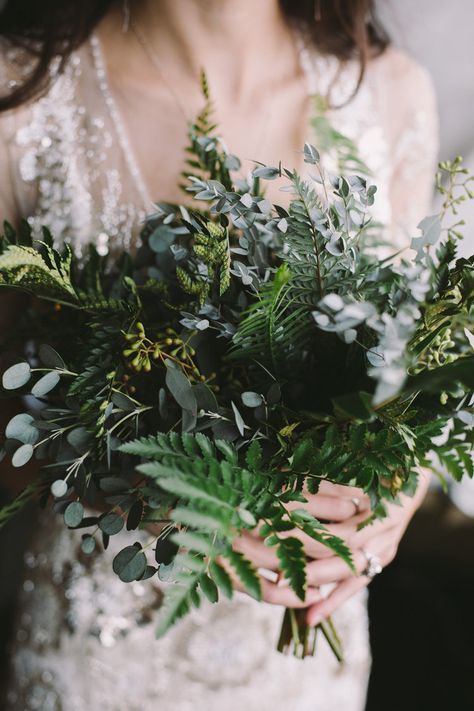 Tree Slabs Wedding, Fern Bouquet, Leaves Bouquet, Loose Bouquet, Eucalyptus Wedding Bouquet, Dark Green Wedding, Fern Wedding, Green Wedding Bouquet, Forest Theme Wedding