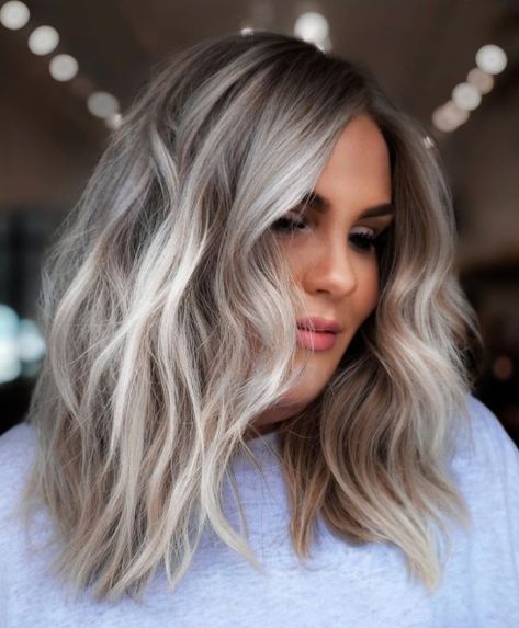 Tousled Extra-Long Bob for Chubby Faces Plus Size Summer Outfits Big Bust, Bob Cut For Chubby Face, Plus Size Haircut Double Chin, Wigs Shoulder Length, Hairstyle Ideas For Short Hair, Bobs For Round Faces, Plus Size Hairstyles, Chubby Face Haircuts, Bob Haircut For Round Face