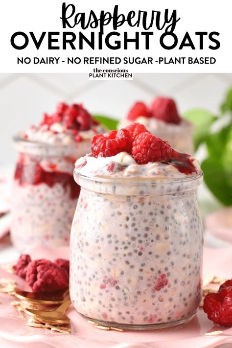 Oatmeal Breakfast Jars, Oatmeal Jars, Raspberry Overnight Oats, Oatmeal In A Jar, Best Overnight Oats Recipe, Raspberry Oatmeal, Refreshing Breakfast, Chia Overnight Oats, Breakfast In A Jar