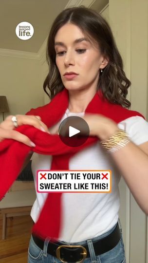 How to neatly tie a sweater🧣 | Elevate your look instantly with this sweater hack! 🧣👌 | By Lessons Learned In LifeFacebook How To Tie A Sweater Around Shoulders, Tie A Sweater, Tying Ties, Sweater Hacks, Scarf Ideas, Tie Sweater, Hacks Clothes, Diy Clothes Life Hacks, Tie Scarf