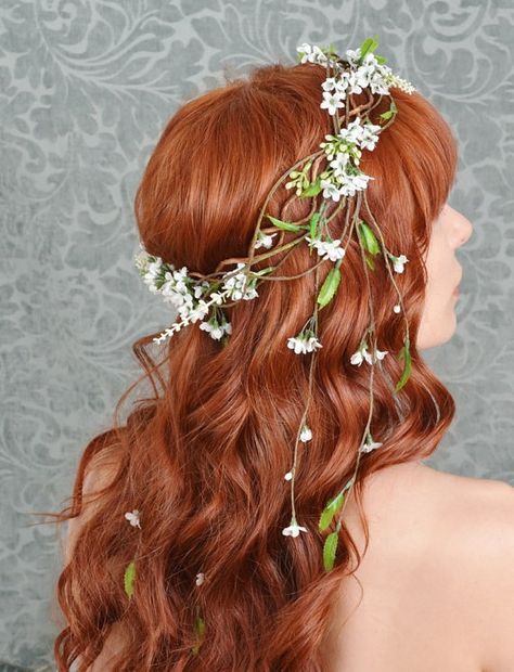 Champagne Cascade Hair Wreath Floral Crown Wedding, Medieval Wedding, Flowers In Her Hair, Floral Crowns, Floral Crown, Wedding Hair Accessories, Britney Spears, Flower Crown, Flowers In Hair