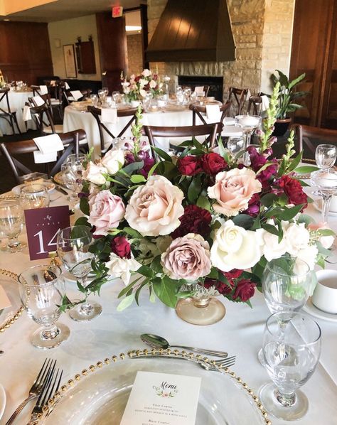 Cabernet Wedding Flowers, Cabernet Wedding Centerpieces, Burgundy And Blush Wedding Centerpieces Table Settings, Wedding Table Centerpieces Vases, Short Flower Centerpieces, Cinnamon Rose Table Decor, Short Centerpiece Wedding, Pink Burgundy Centerpieces, Burgundy Flower Centerpieces