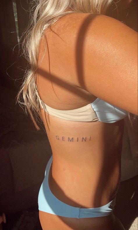 super cute and simple zodiac tatoo Tattoo Gemini, Gemini Sign Tattoo, Tattoo With Meaning, Zodiac Sign Tattoo, Tattoo Side, Sign Tattoo, Gemini Tattoo, Zodiac Sign Tattoos, Fine Line Tattoo