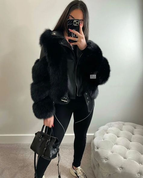 Leather Fur Jacket, Leather Jacket With Fur, Fox Fur Jacket, Jacket With Fur, Fur Leather Jacket, Fur Fashion, Outfit Inspo Fall, Cashmere Coat, Blue Ivory