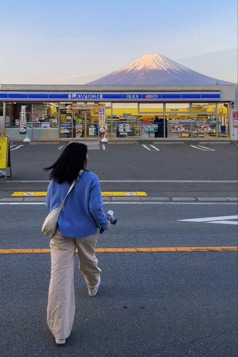 Fuji-san mt.fuji lawson must see bucket list fuji Lake Kawaguchi Mt Fuji Photoshoot, Lawson Mt Fuji, Tokyo Inspo Pics, Working In Japan, Japan Photo Inspiration, Japan Inspo Pics, Seoul Photo Ideas, Tokyo Instagram Pictures, Japan Picture Ideas