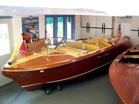 1955 Chris Craft Capri powerboat for sale in New Hampshire Crisscraft Boat, Chris Craft Wood Boats, Classic Boats For Sale, Cabin Cruiser Boat, Wooden Boats For Sale, Wooden Speed Boats, Mahogany Boat, 1965 Buick Riviera, Chris Craft Boats