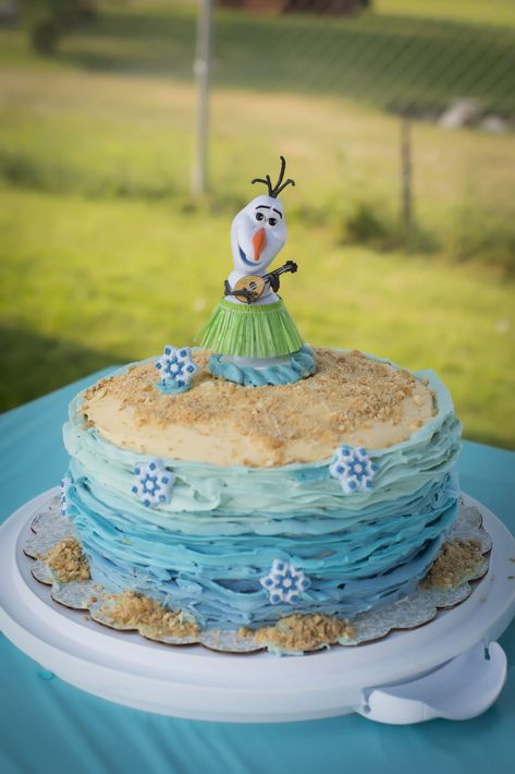 Frozen Pool Party, Olaf Summer Party, Olaf Birthday Party, Birthday Party Frozen, Olaf Summer, Summer Birthday Cake, Frozen Fever Birthday, Olaf Party, 3rd Birthday Cake